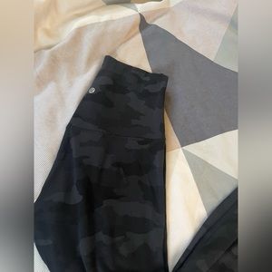 lululemon size 8 camo leggings